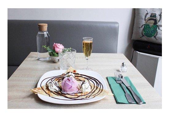 Suzette Fait des Crepes